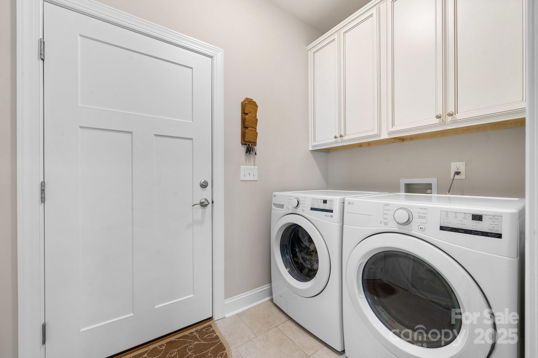 Conover Manor - Residential