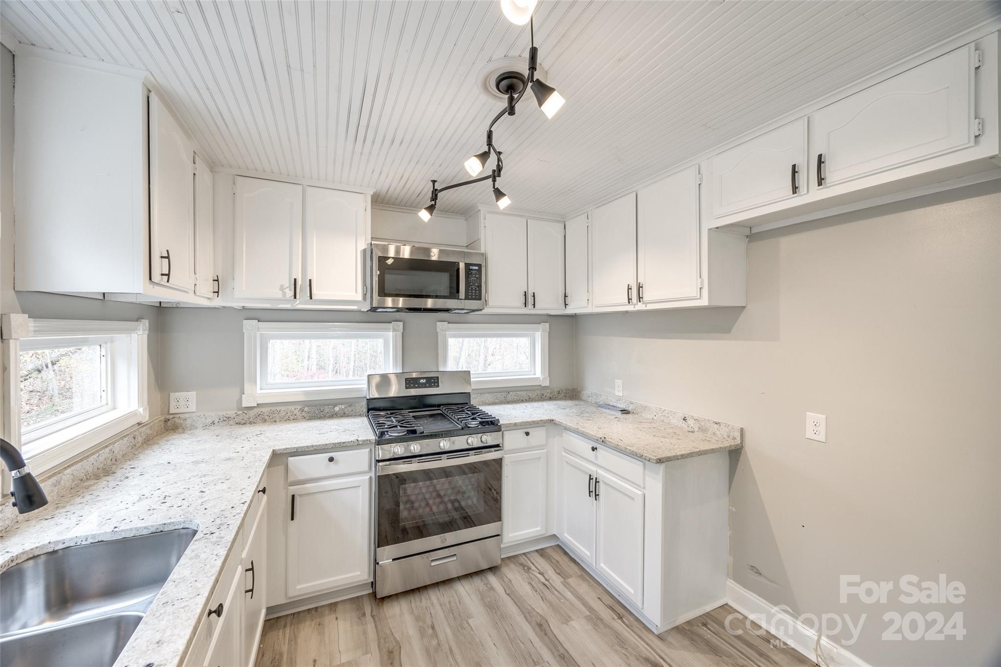 Country Club Estates - Residential