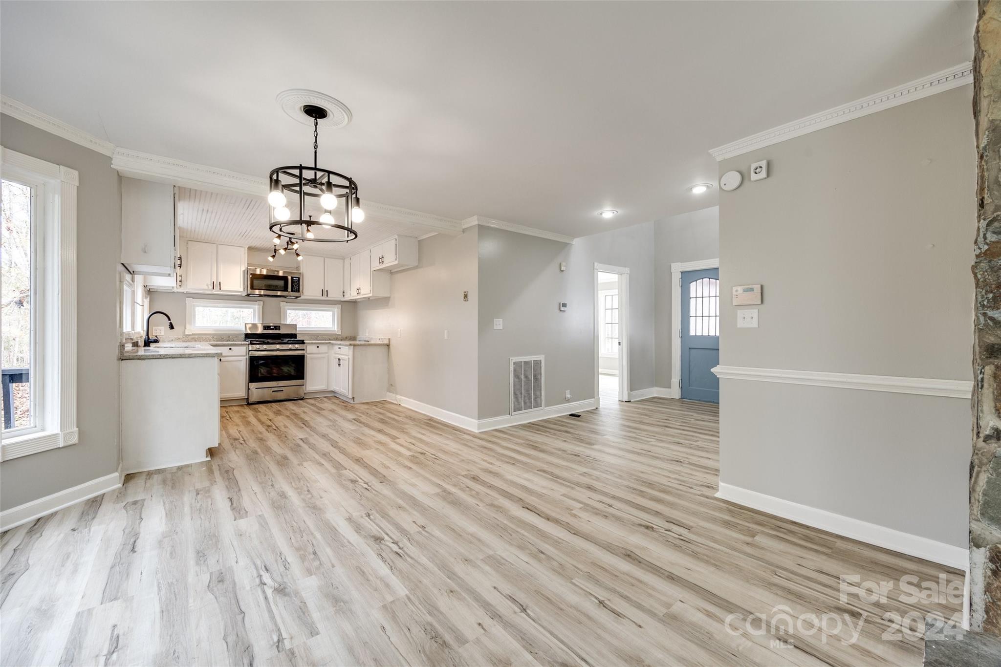 Country Club Estates - Residential