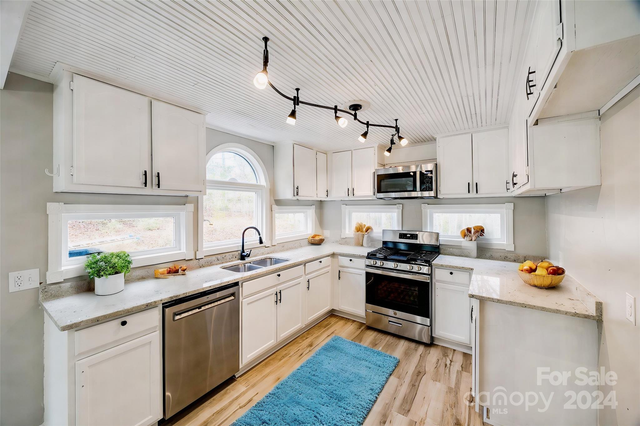 Country Club Estates - Residential