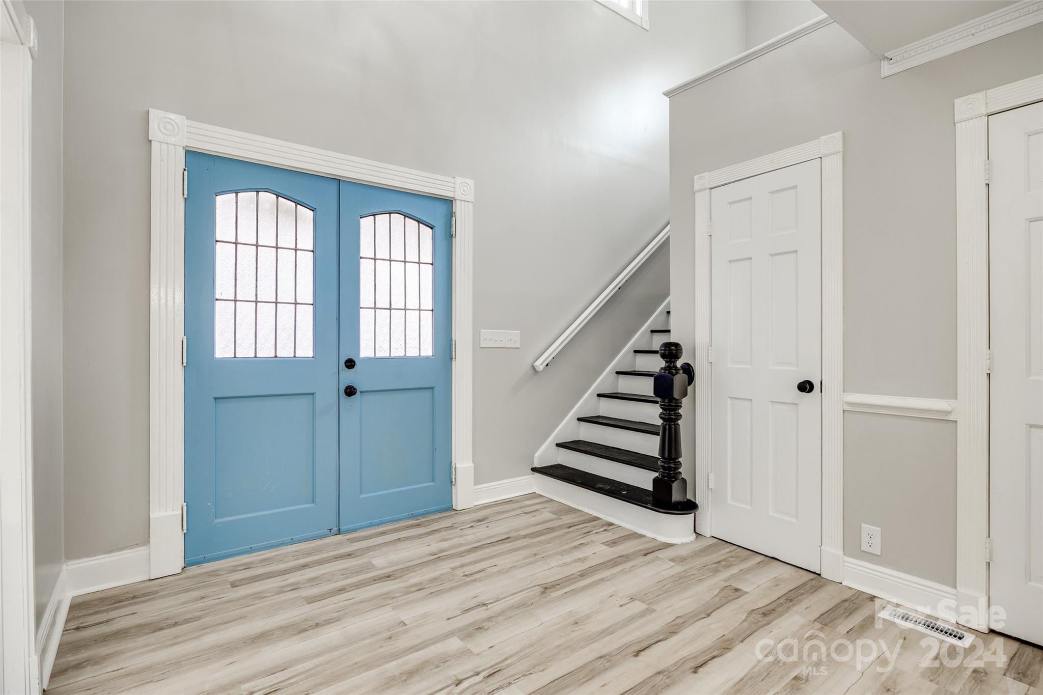 Country Club Estates - Residential