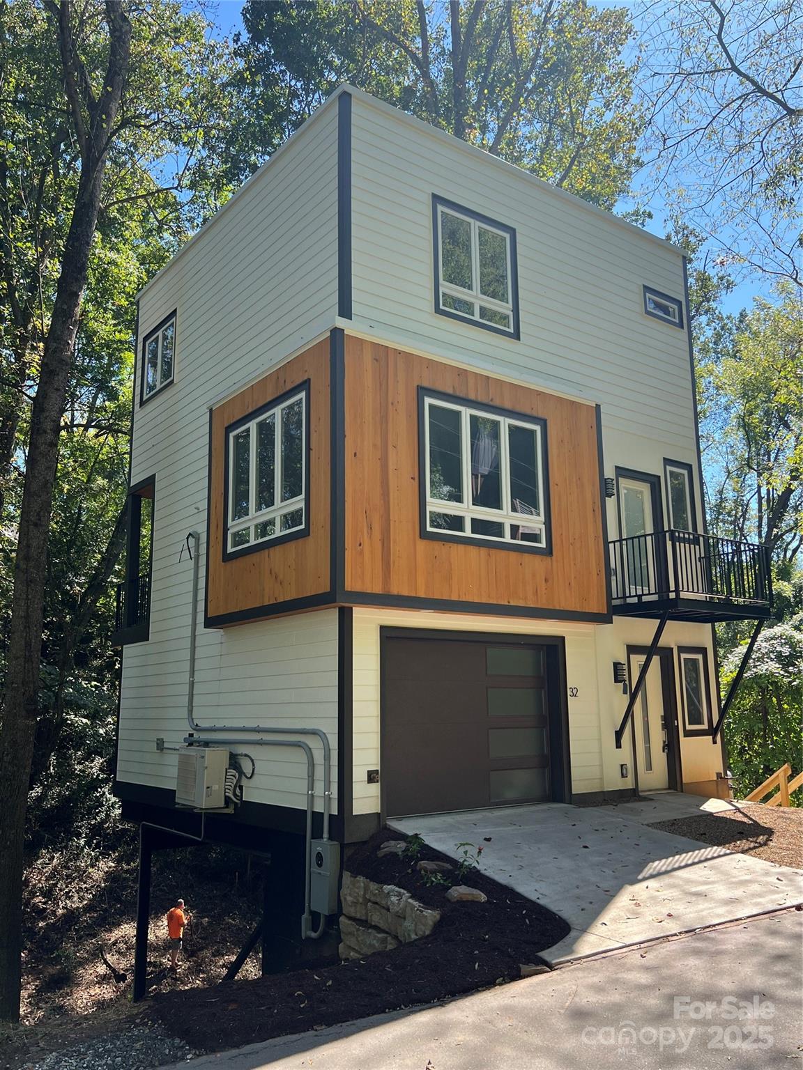 32 Waynesville Avenue