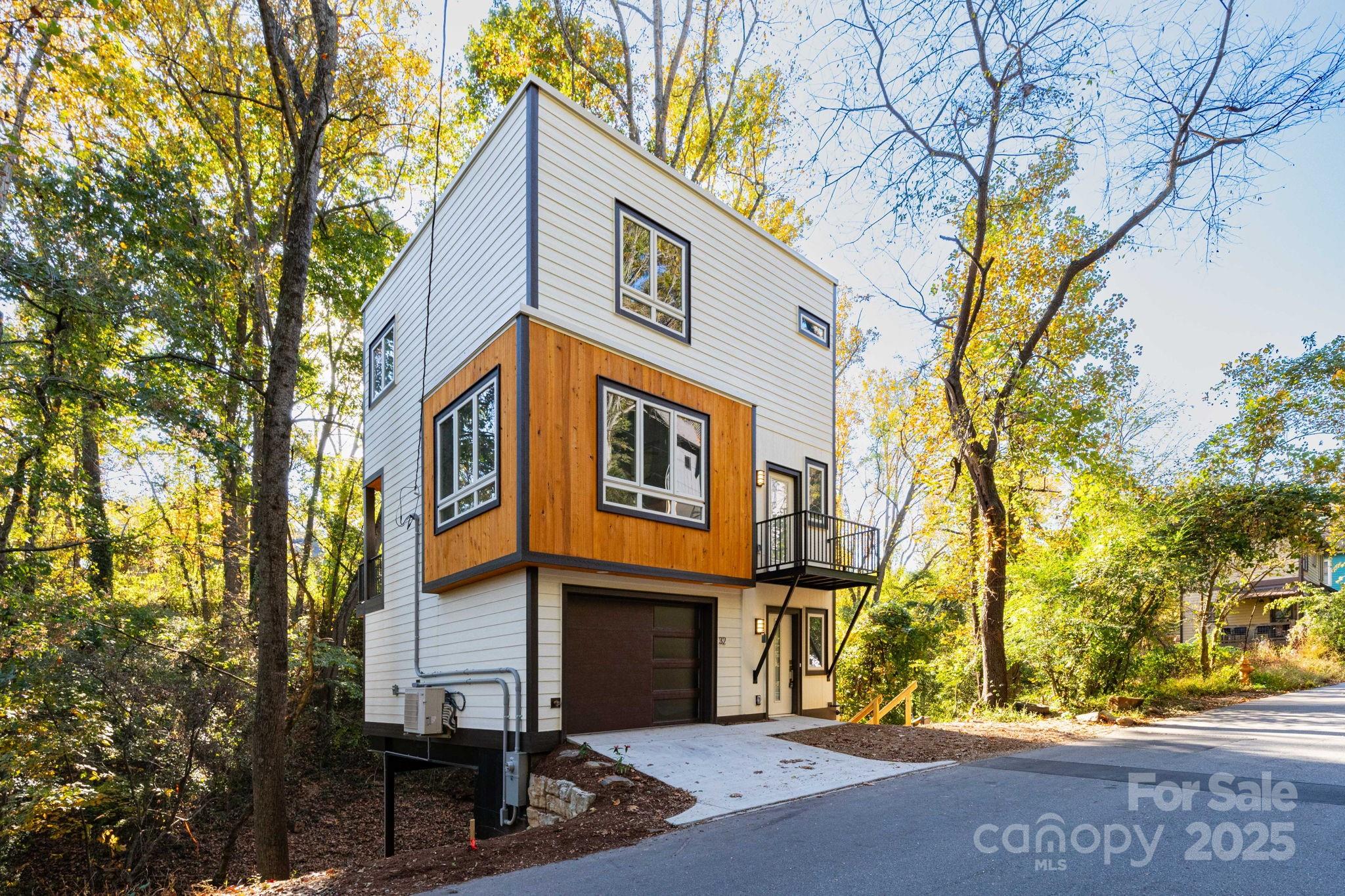 32 Waynesville Avenue