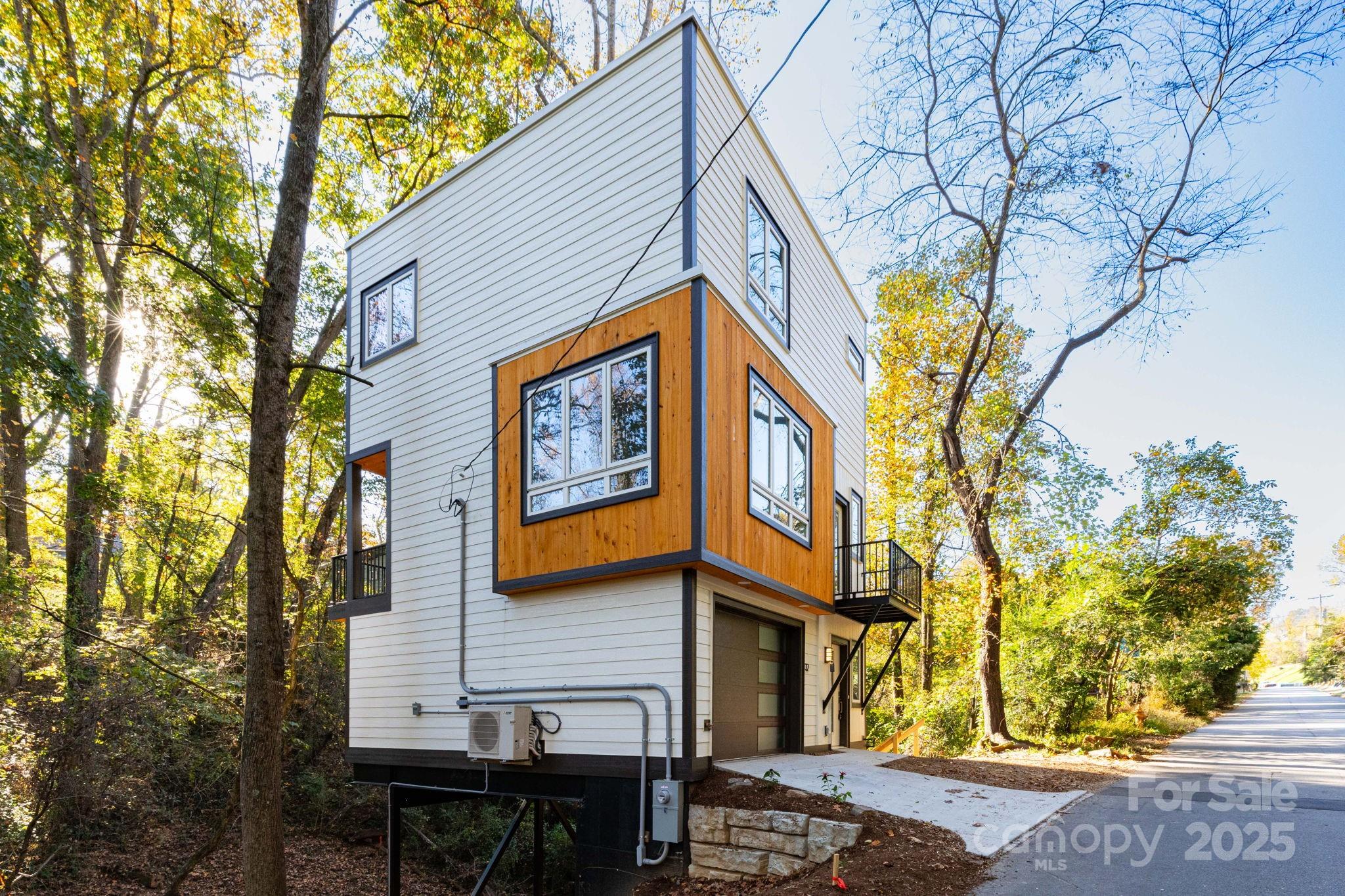 32 Waynesville Avenue