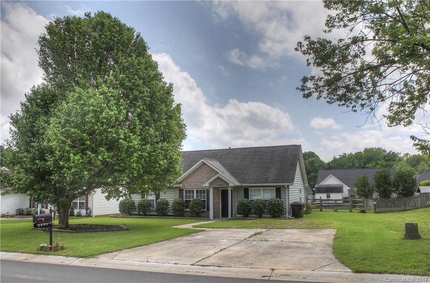 House back on the market and with a new roof!! Previous buyers financing fell thru.  Don't miss a chance to view this super cute home, which is in move in condition and just ready for you!!  Perfect for the first time buyer. Level fenced back yard with a wired storage shed.   Convenient location, close to shopping, restaurants and interstate.  Refrigerator, Washer and Dryer included!