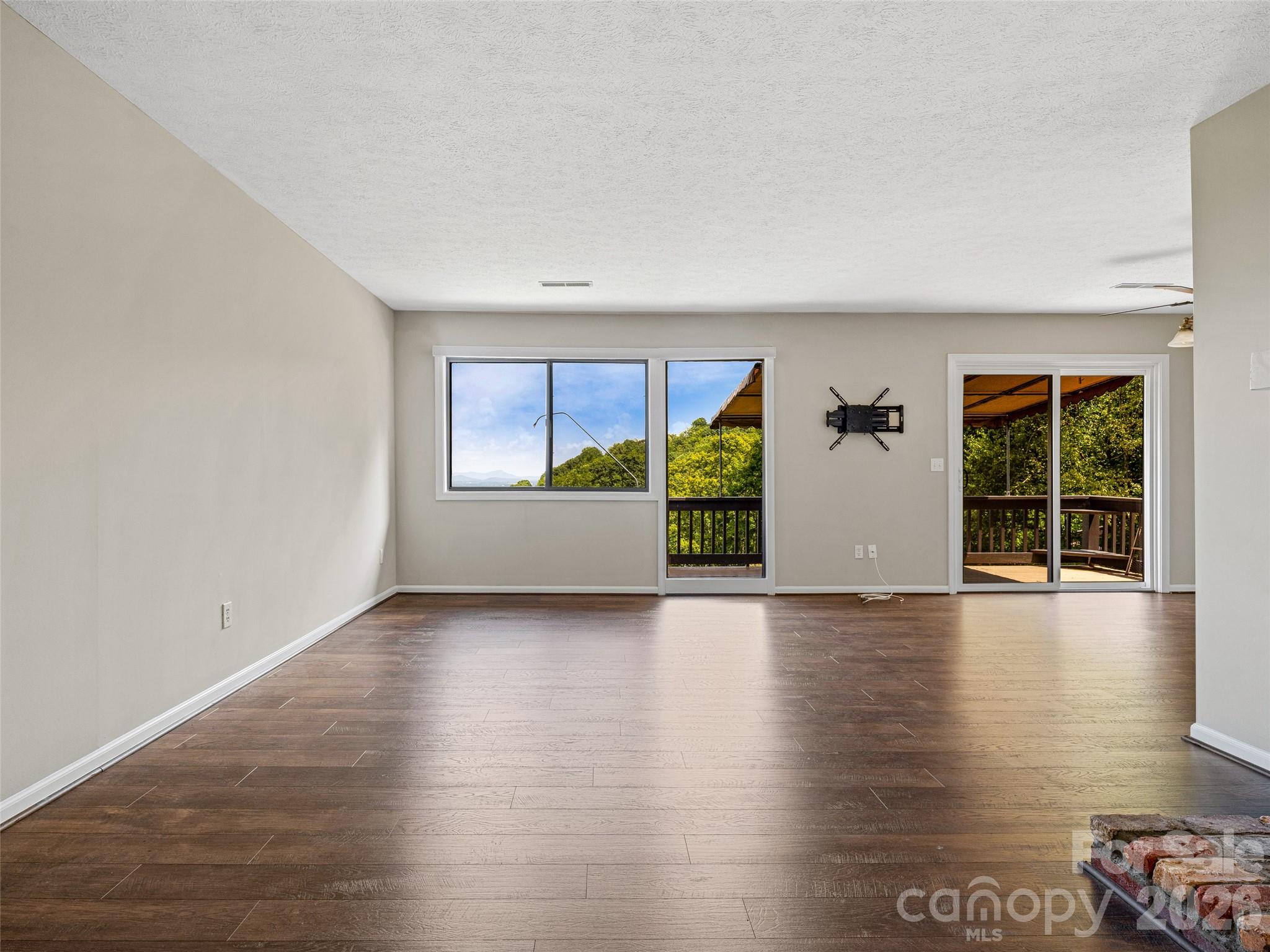 Country Ridge - Residential