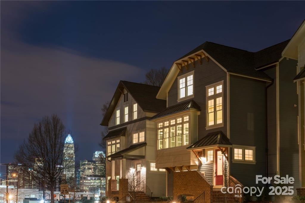 1415 Main Street