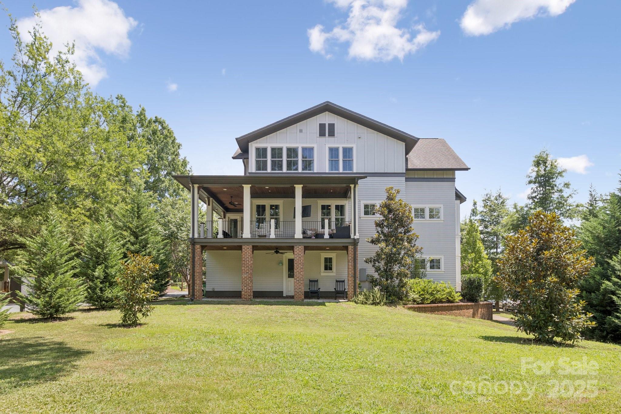 1415 Main Street