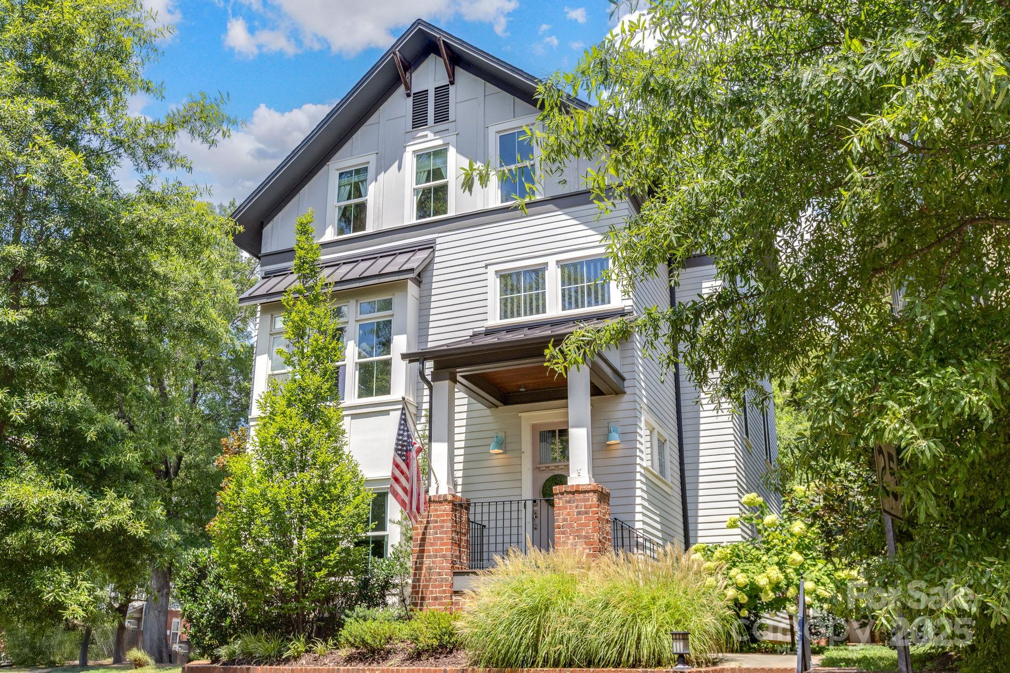 1415 Main Street