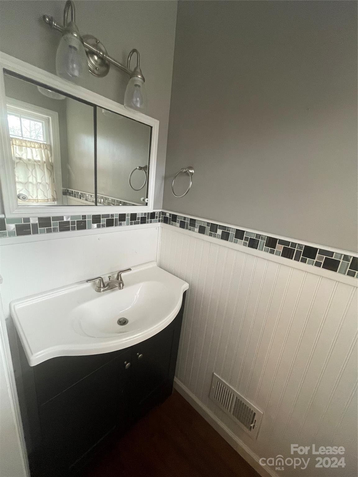 Starmount - Residential Lease