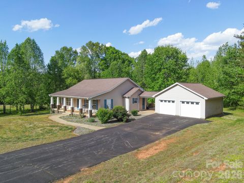 Photo of 275 Treebark Road, Statesville, NC 28625 (MLS # 4375630)