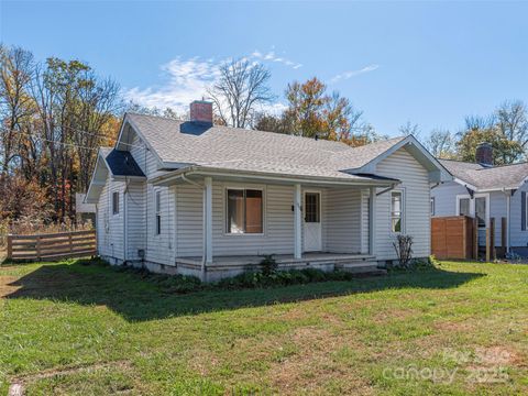 Photo of 180 Harris Street, Waynesville, NC 28786 (MLS # 4314854)