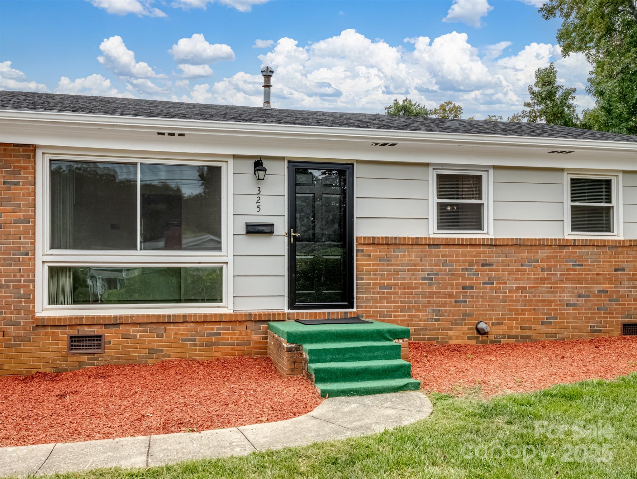 325 Prince Charles Street