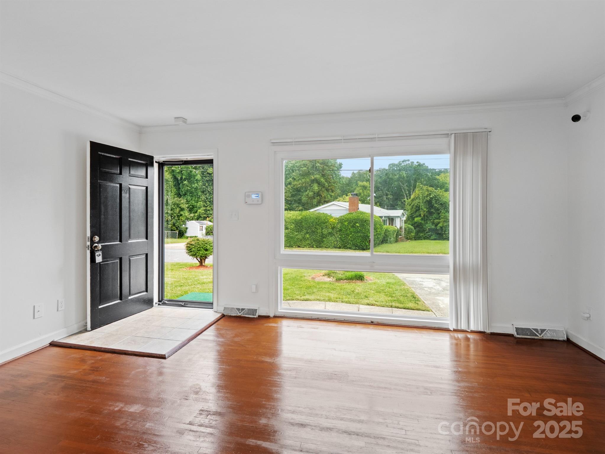 325 Prince Charles Street