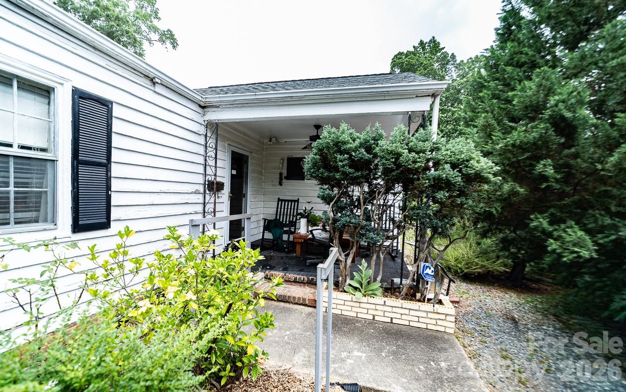 909 Drummond Avenue