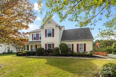 Photo of 8025 Sheckler Lane, Matthews, NC 28104 (MLS # 4304392)
