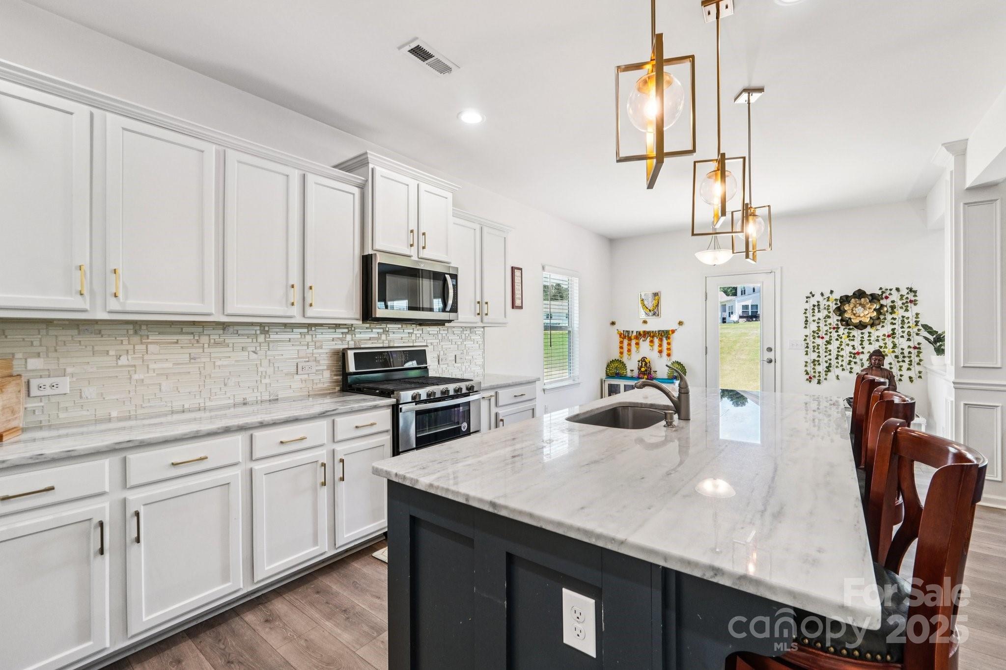 4698 Selhurst Drive