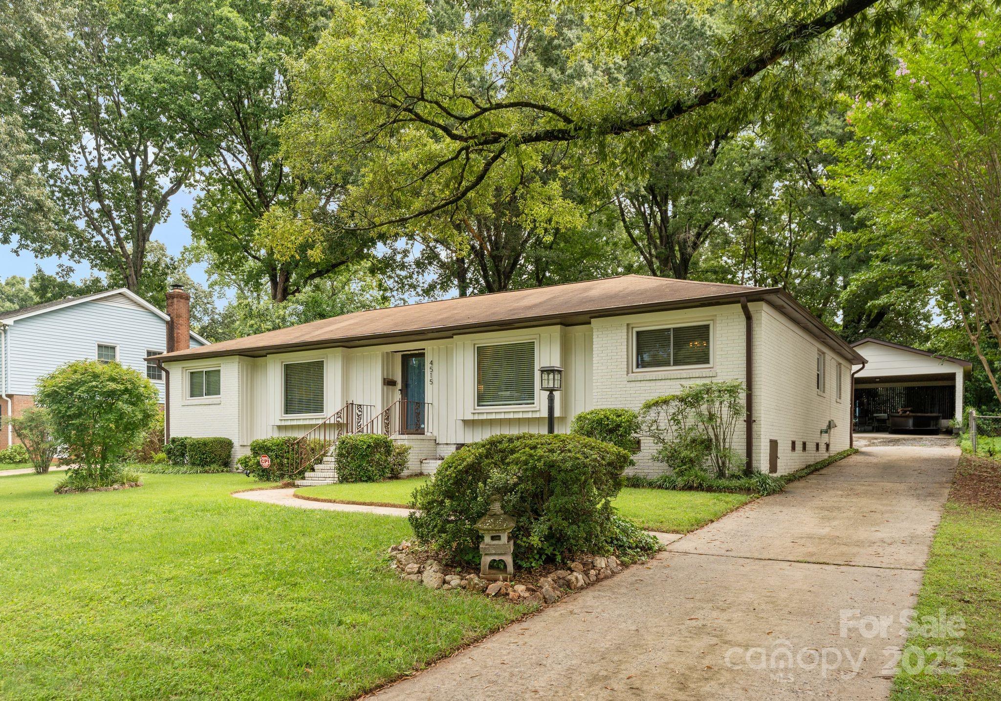 4515 Carriage Drive Circle