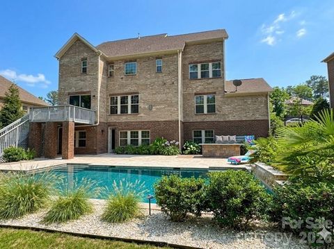 Photo of 16527 Flintrock Falls Lane, Charlotte, NC 28278 (MLS # 4352668)