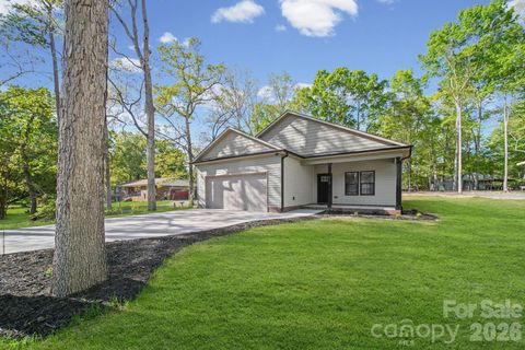 2119 Woodhurst Lane Albemarle NC 28001