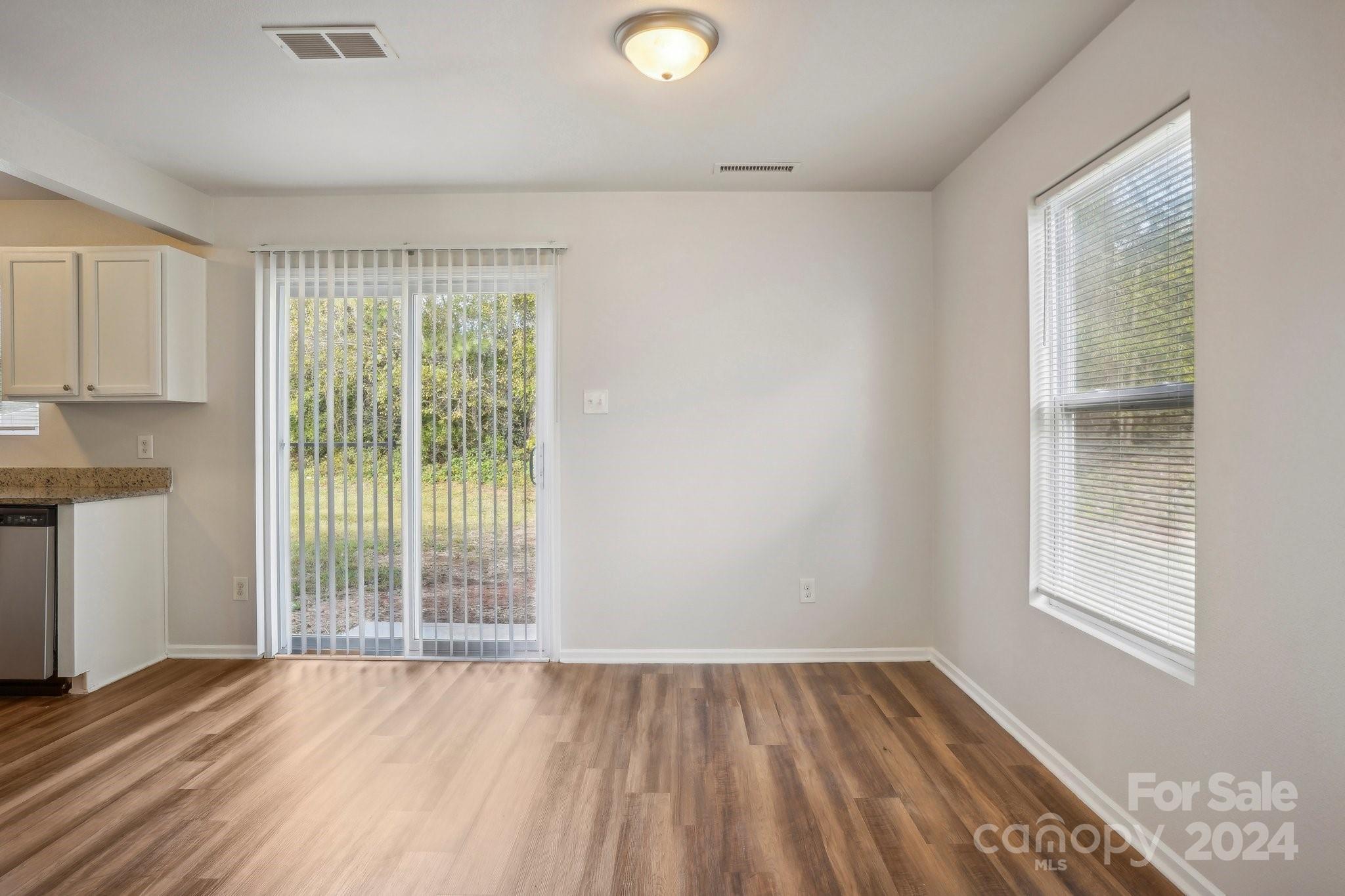 Oaks Of Broadway - Residential