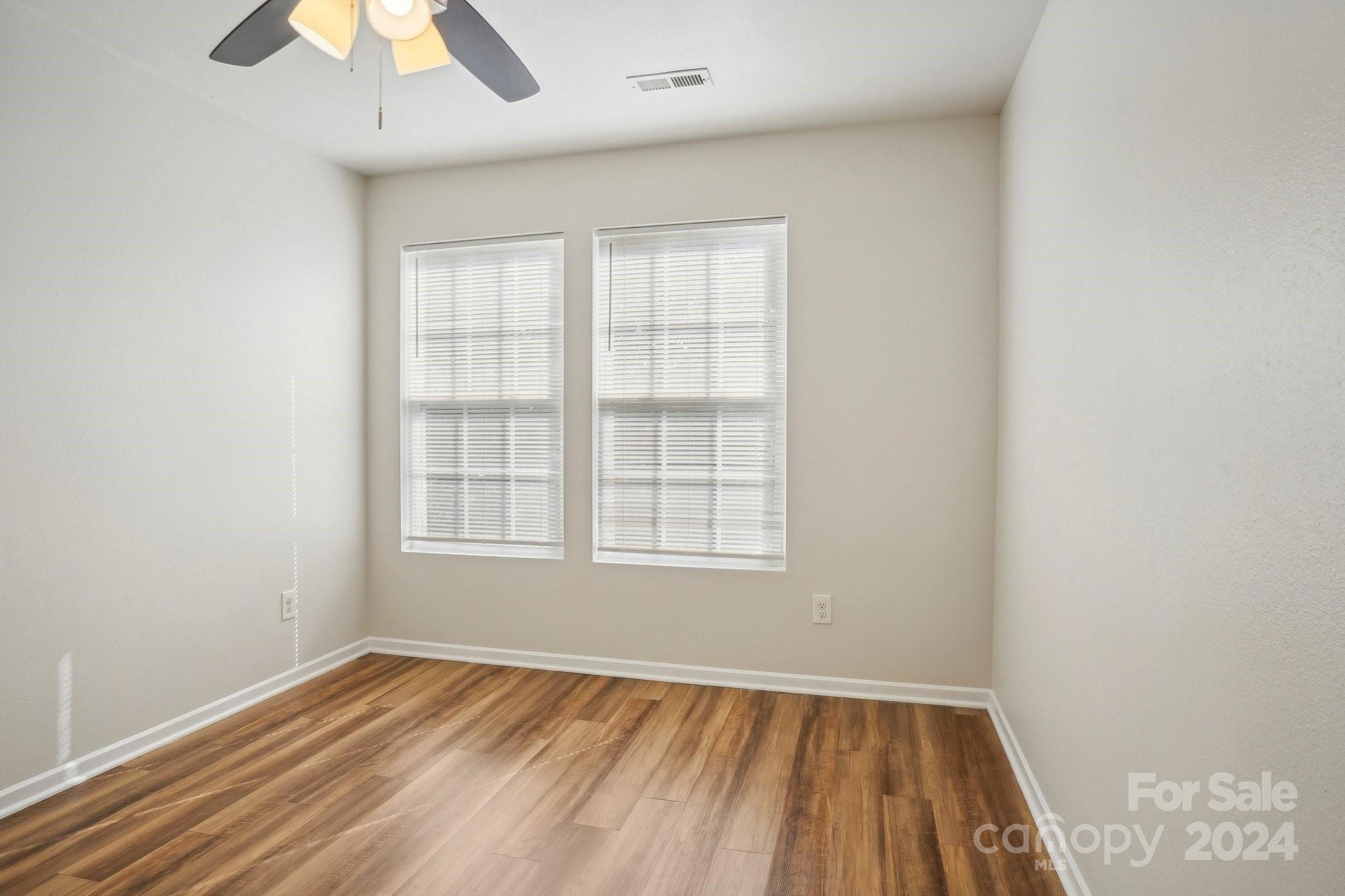 Oaks Of Broadway - Residential