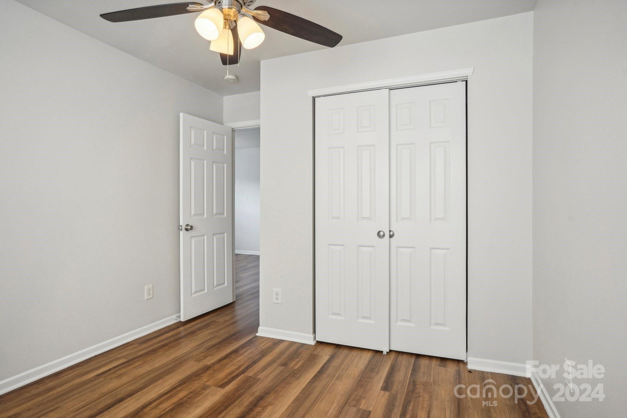 Oaks Of Broadway - Residential