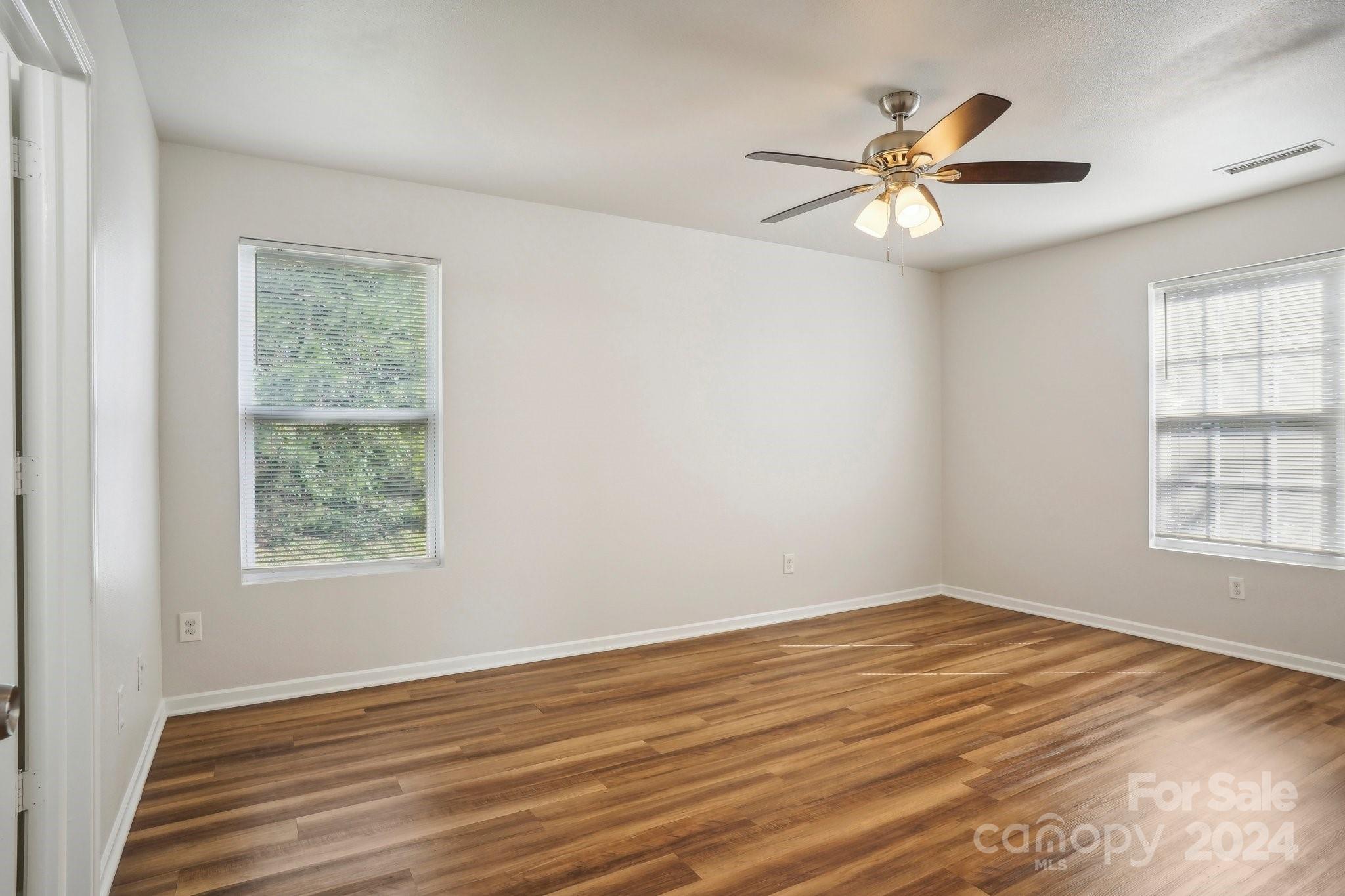 Oaks Of Broadway - Residential