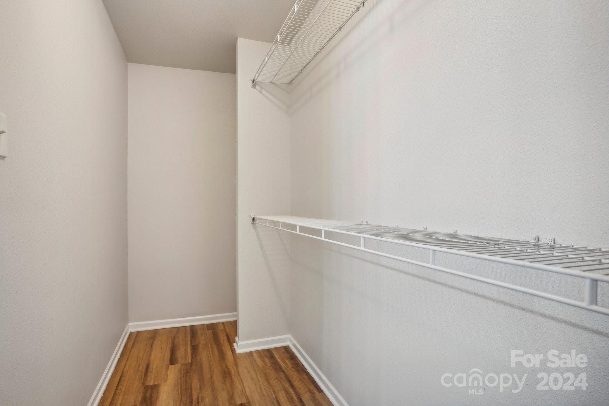 Oaks Of Broadway - Residential