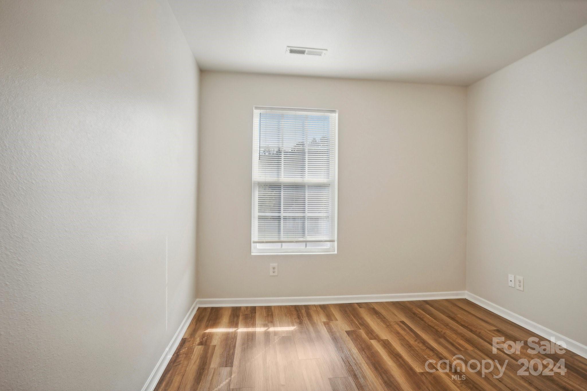 Oaks Of Broadway - Residential