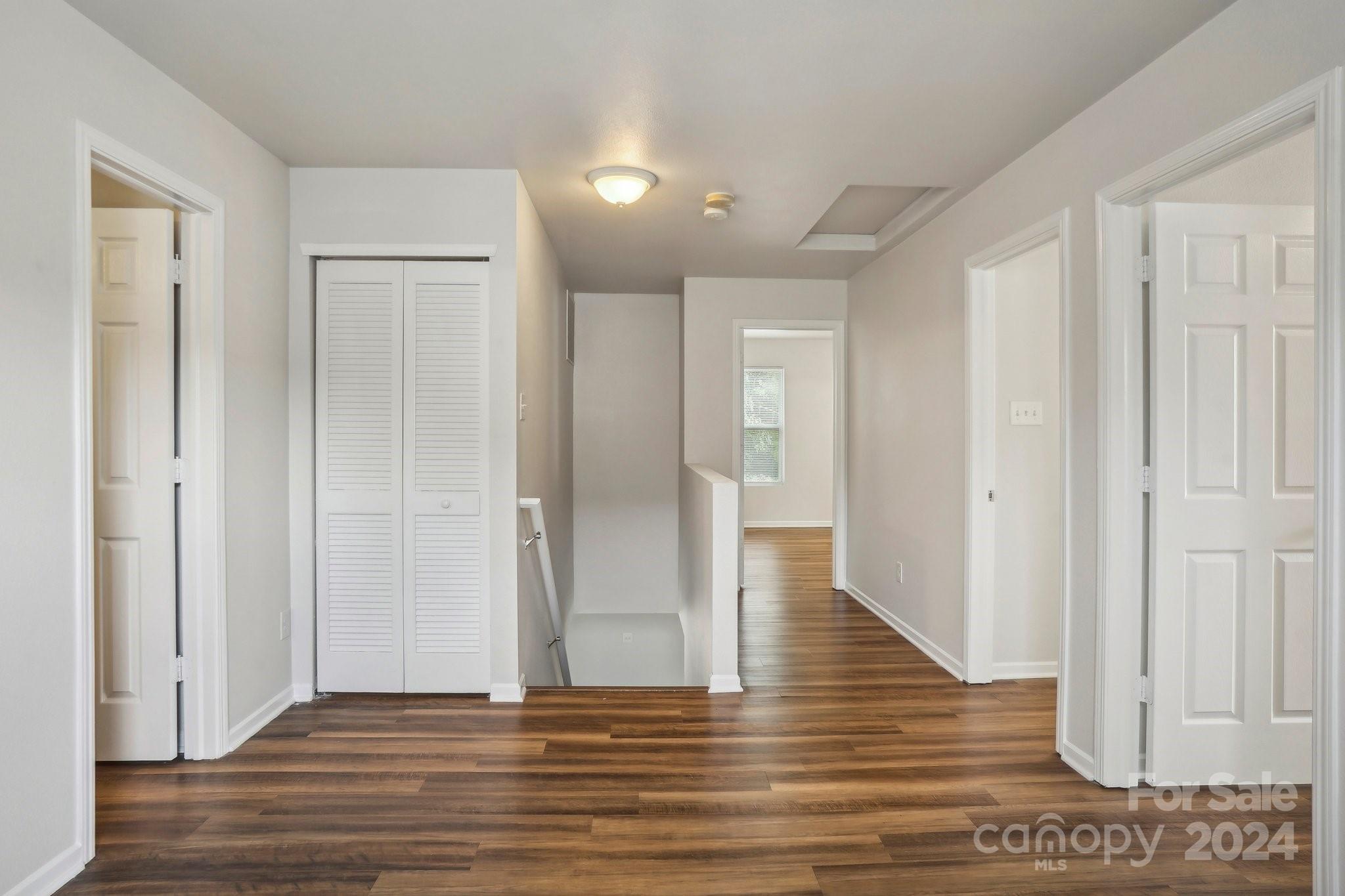 Oaks Of Broadway - Residential