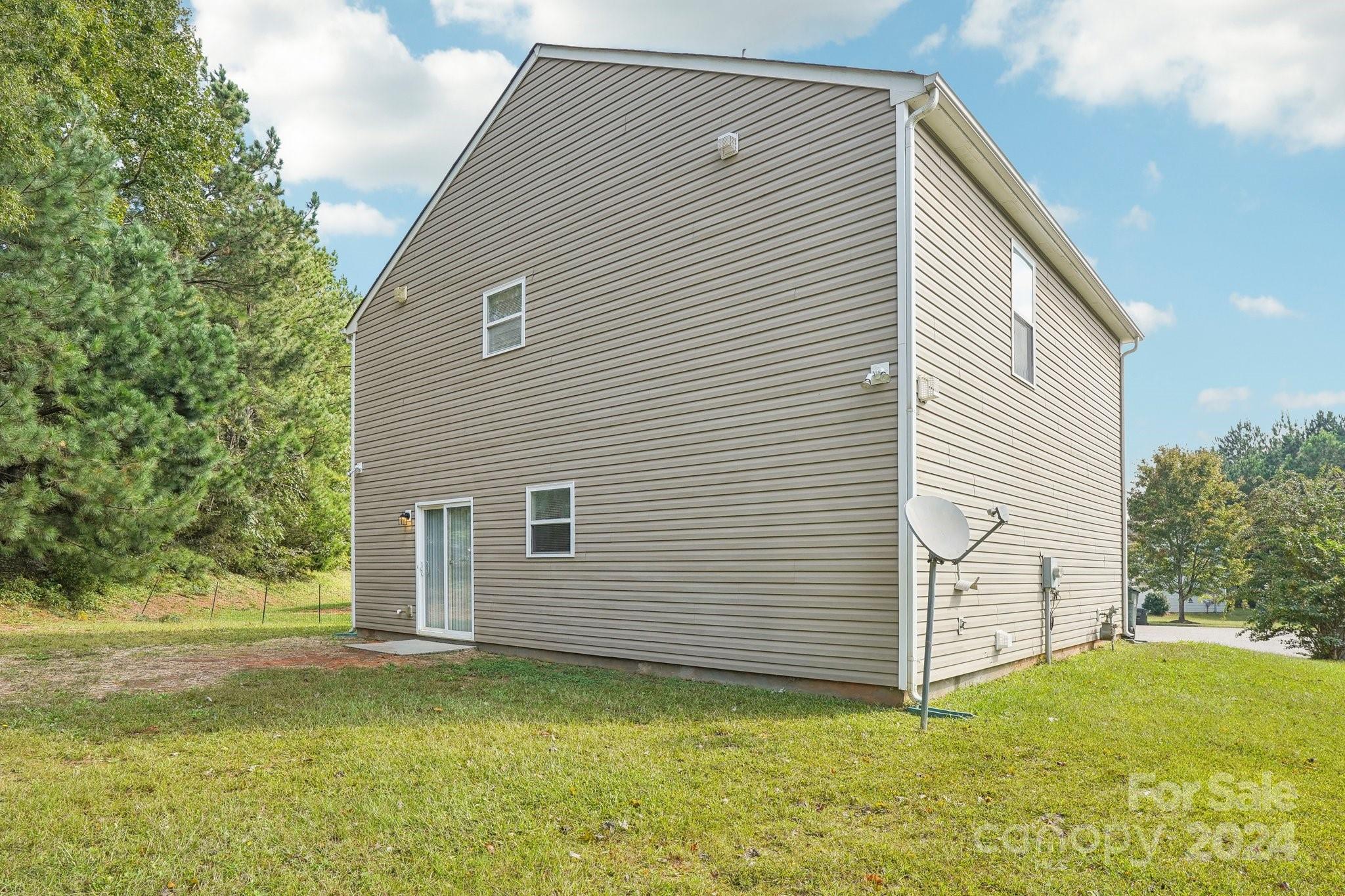 Oaks Of Broadway - Residential