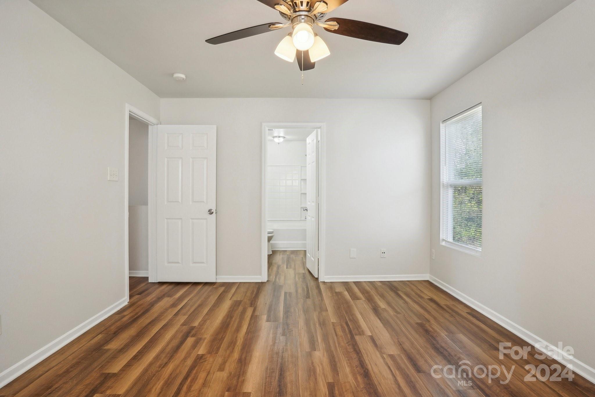 Oaks Of Broadway - Residential