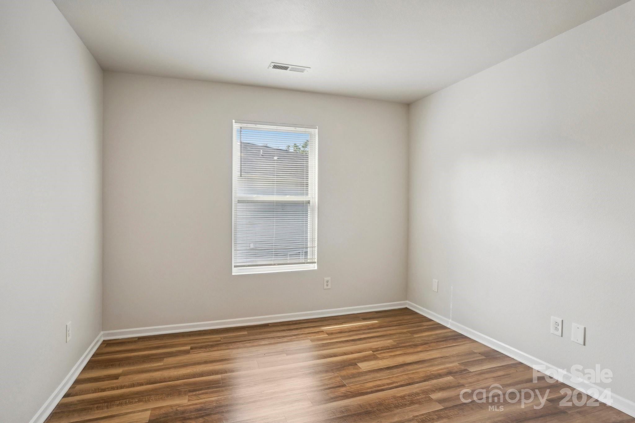 Oaks Of Broadway - Residential