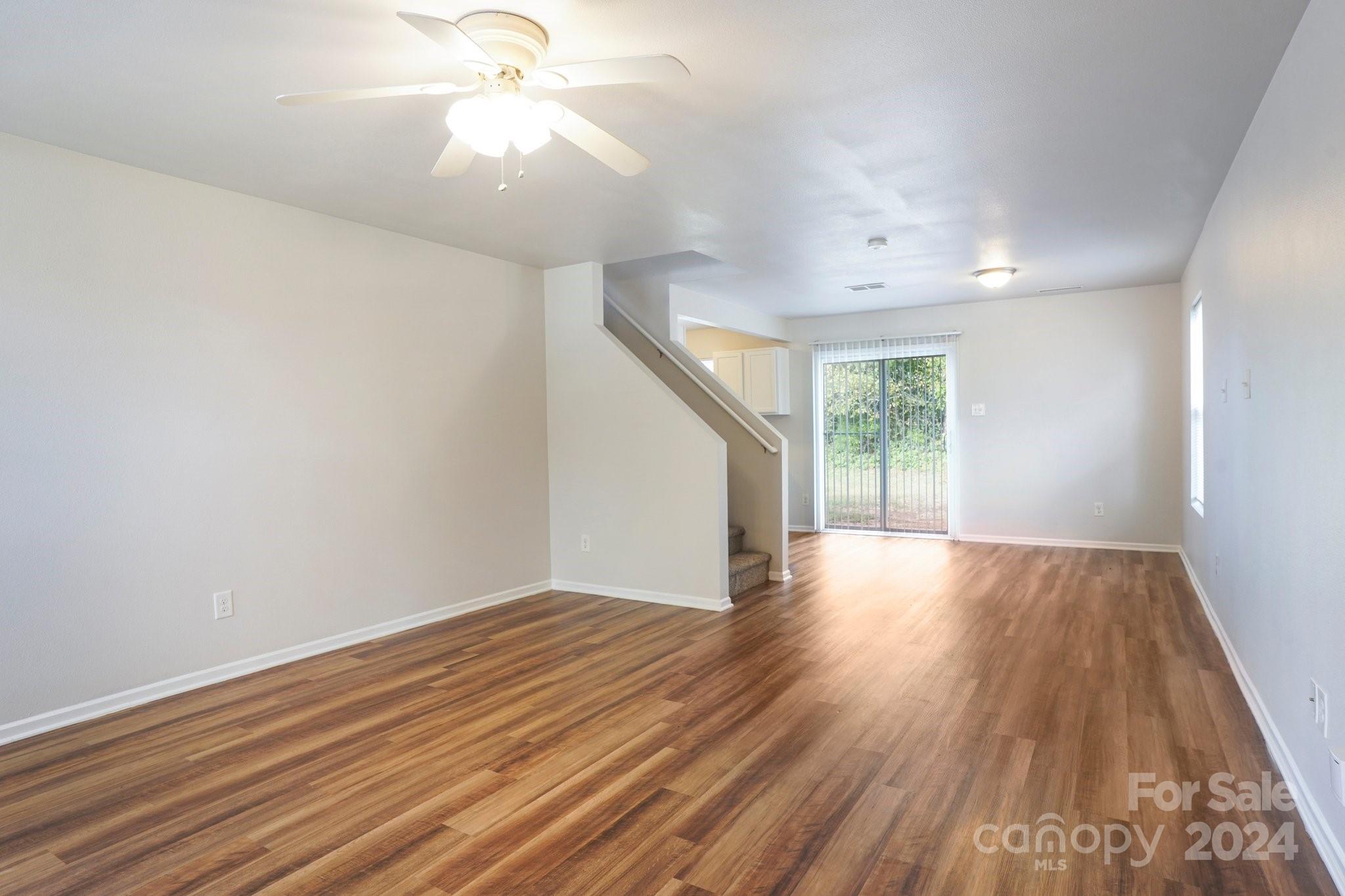 Oaks Of Broadway - Residential