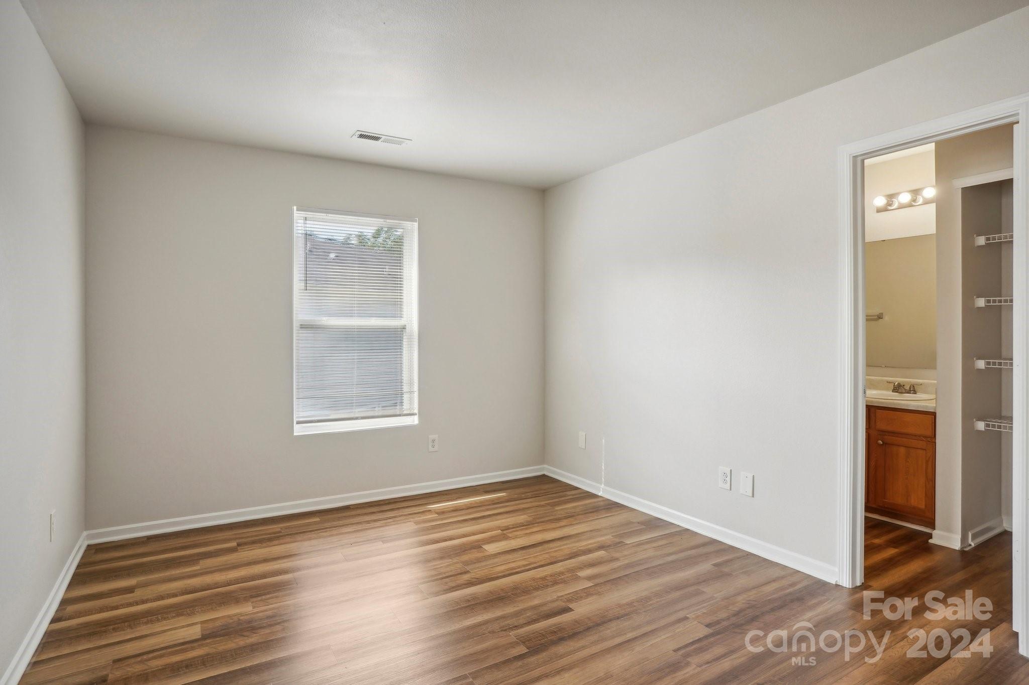 Oaks Of Broadway - Residential