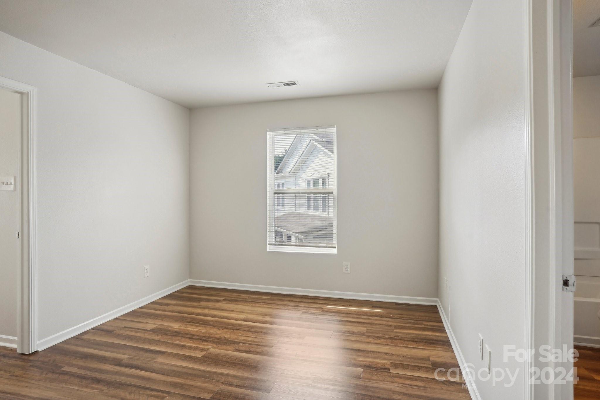 Oaks Of Broadway - Residential