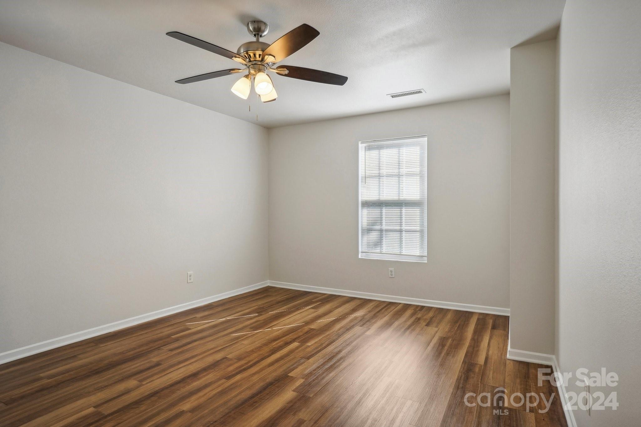 Oaks Of Broadway - Residential