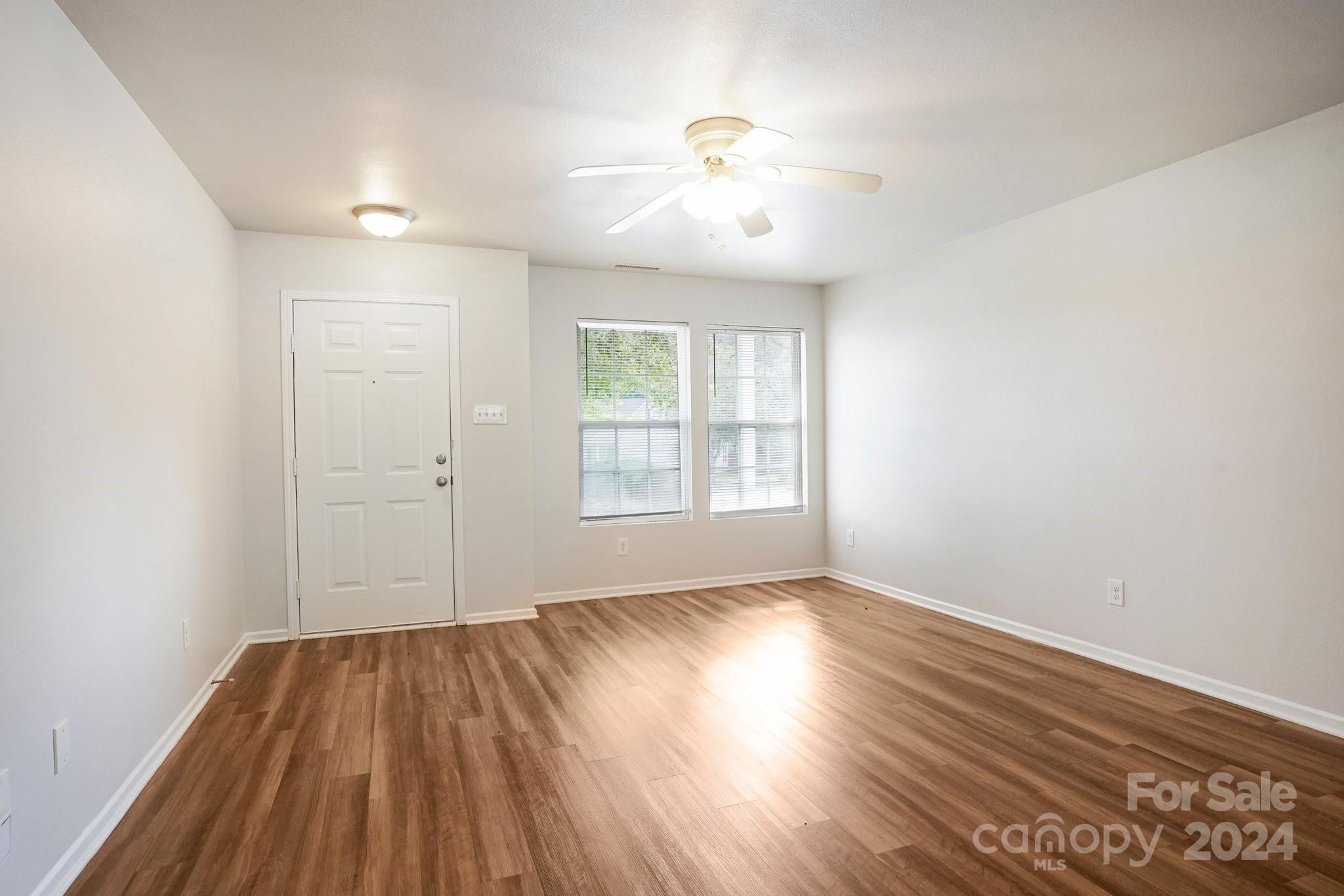 Oaks Of Broadway - Residential