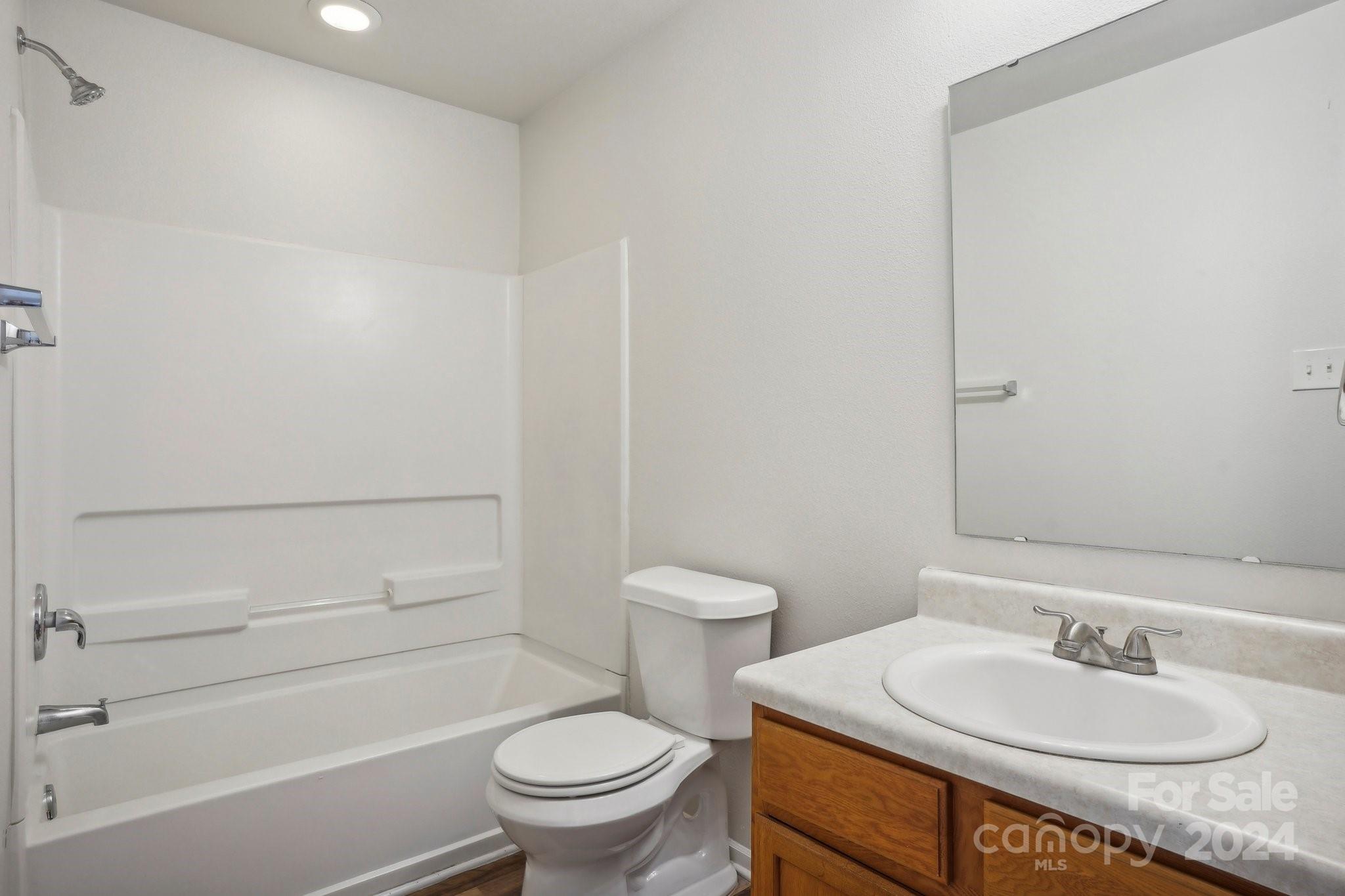 Oaks Of Broadway - Residential