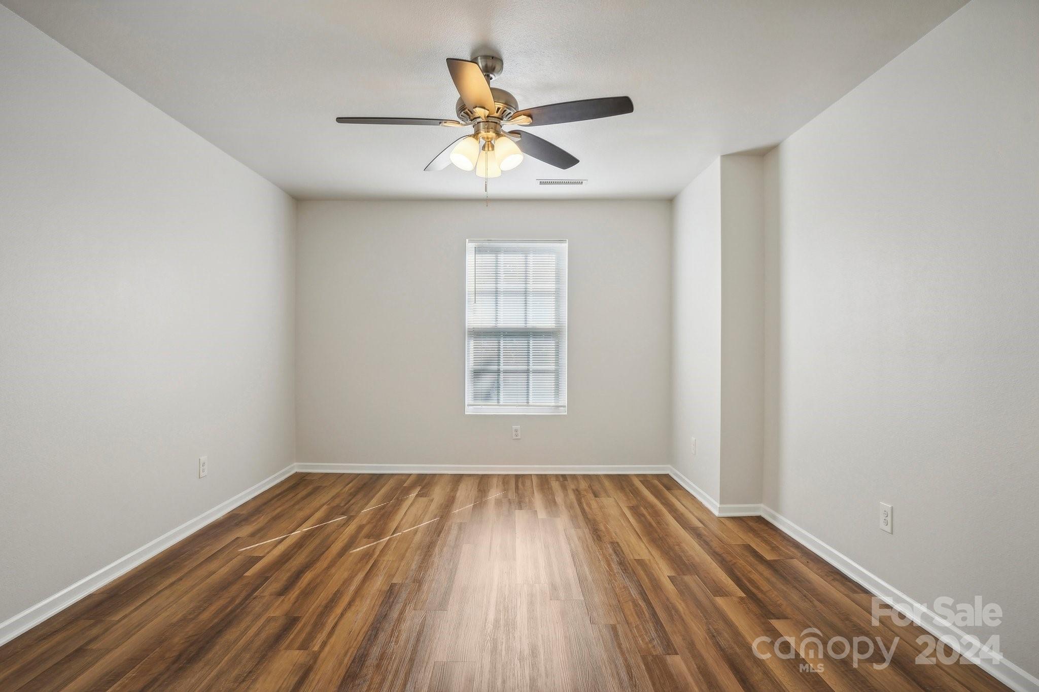 Oaks Of Broadway - Residential