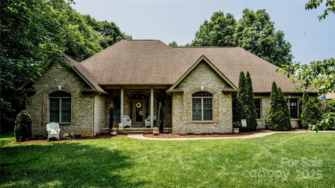 3273 16th Street NE Hickory NC 28601