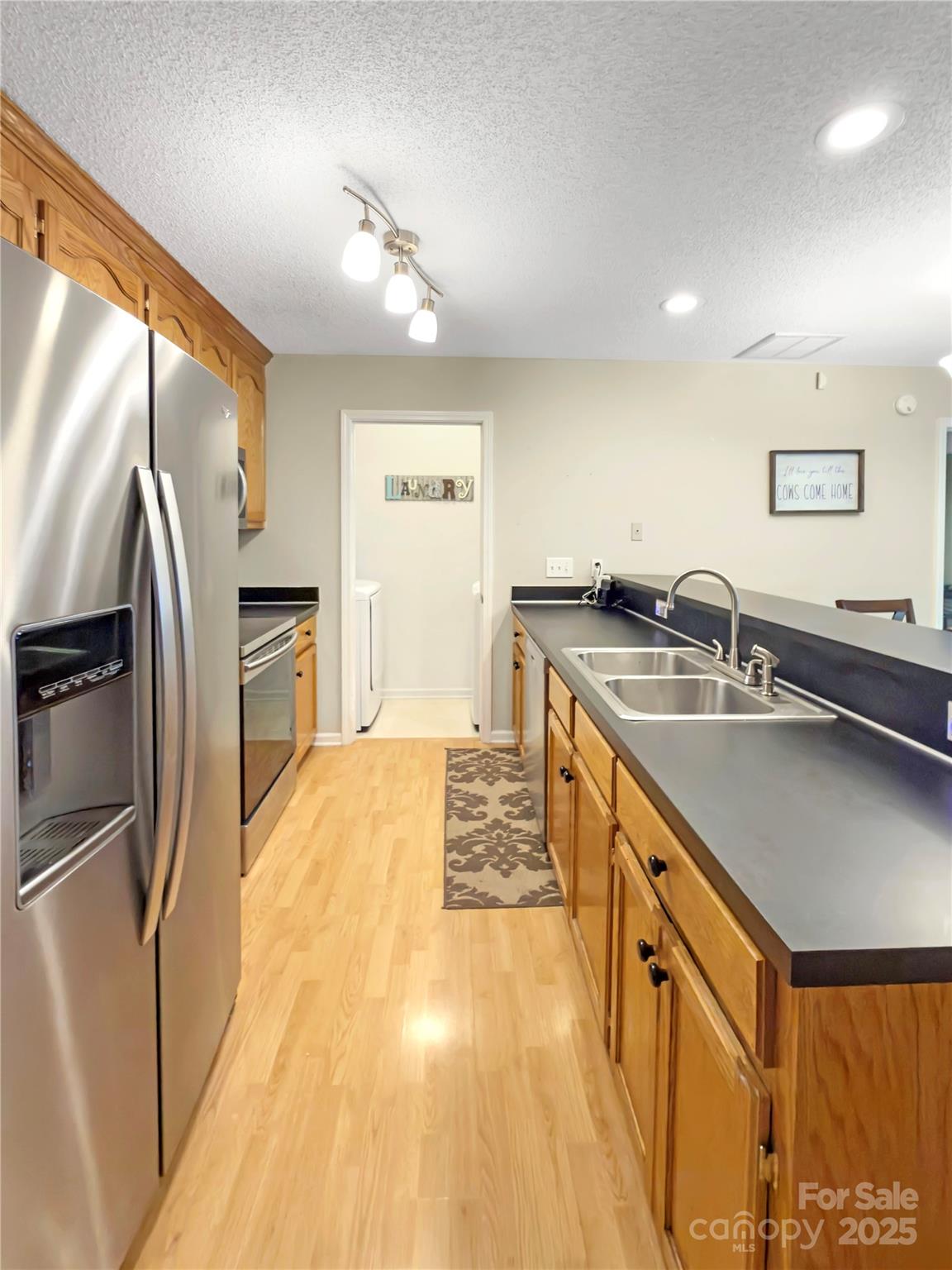 1543 Cambridge Heights Place NW