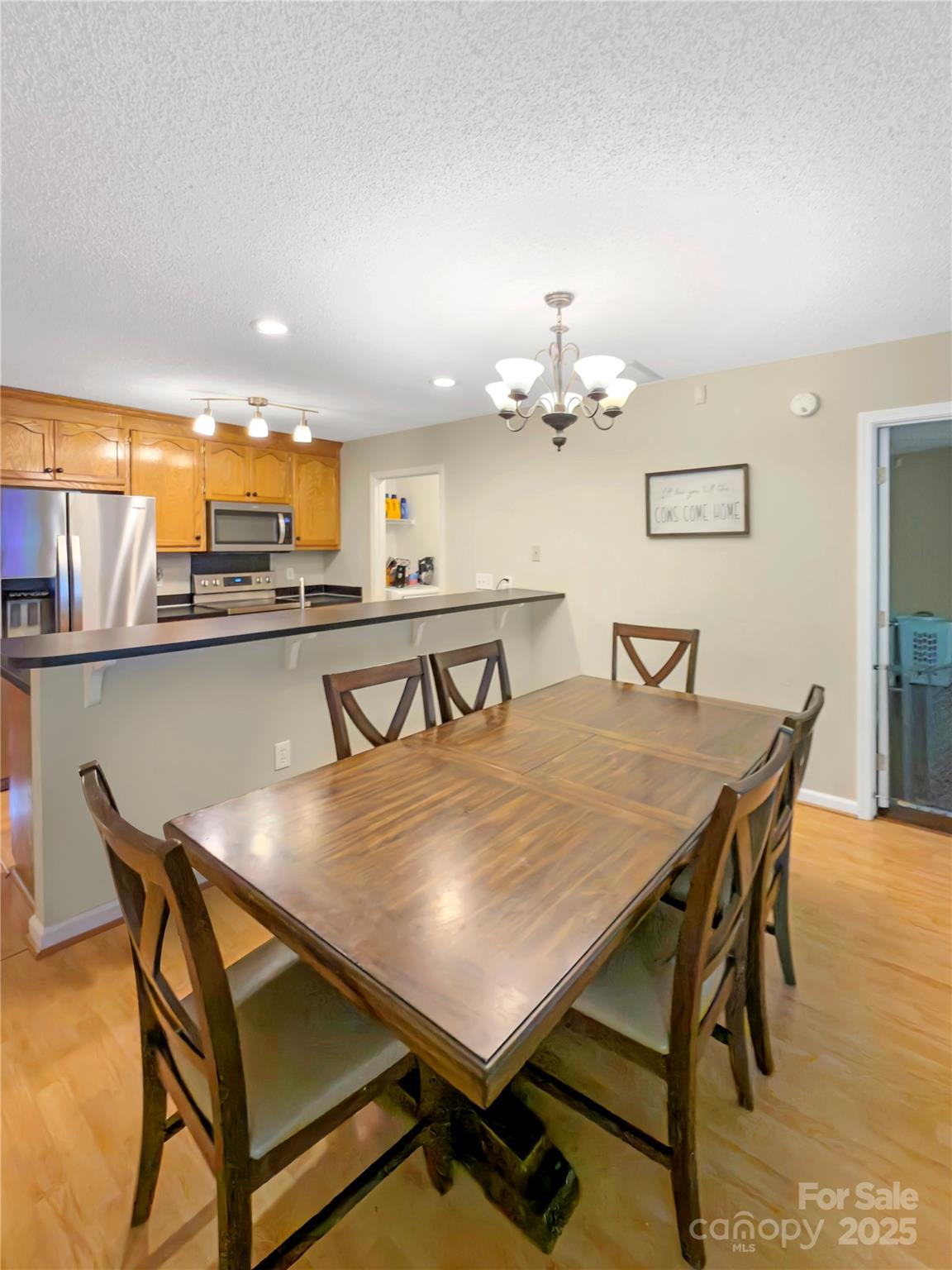 1543 Cambridge Heights Place NW