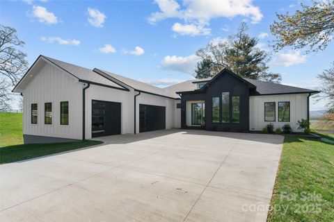 503 Nesbitt Drive Mills River NC 28759