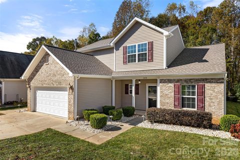 Photo of 1828 Kilkenny Drive, Clover, SC 29710 (MLS # 4316666)