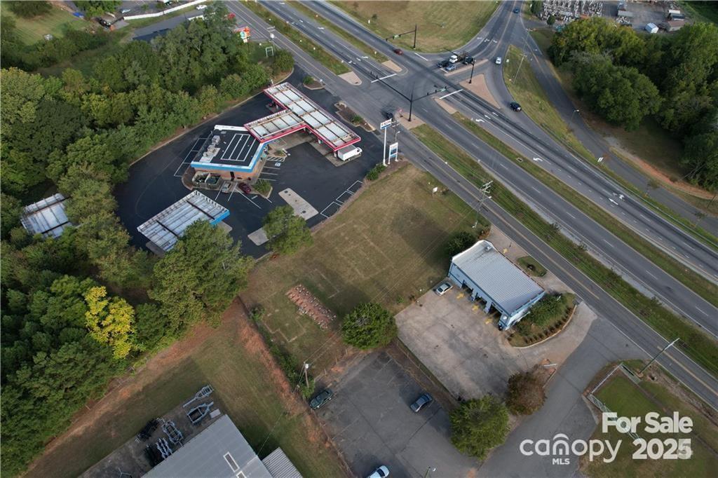 2048 E Dixon Boulevard