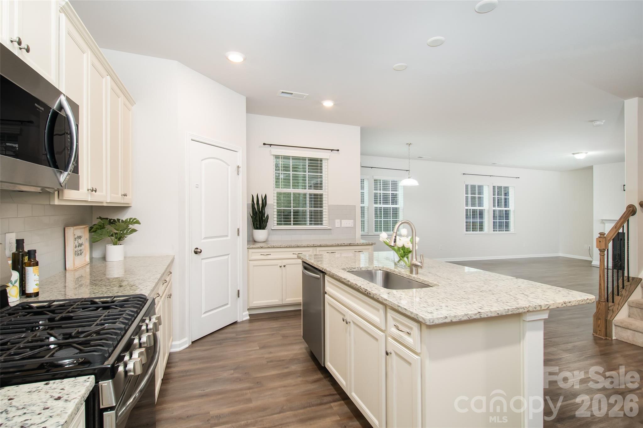 150 W Morehouse Avenue