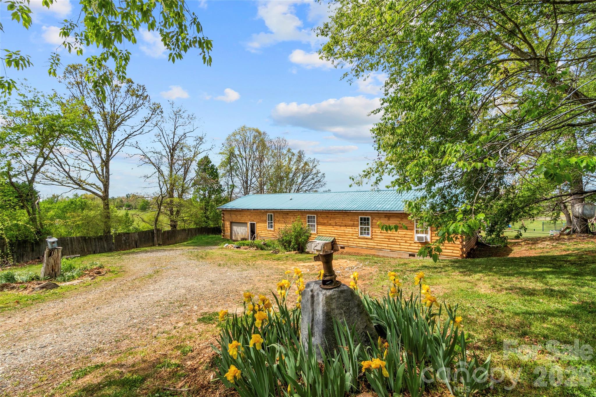 120 Lillie Lane