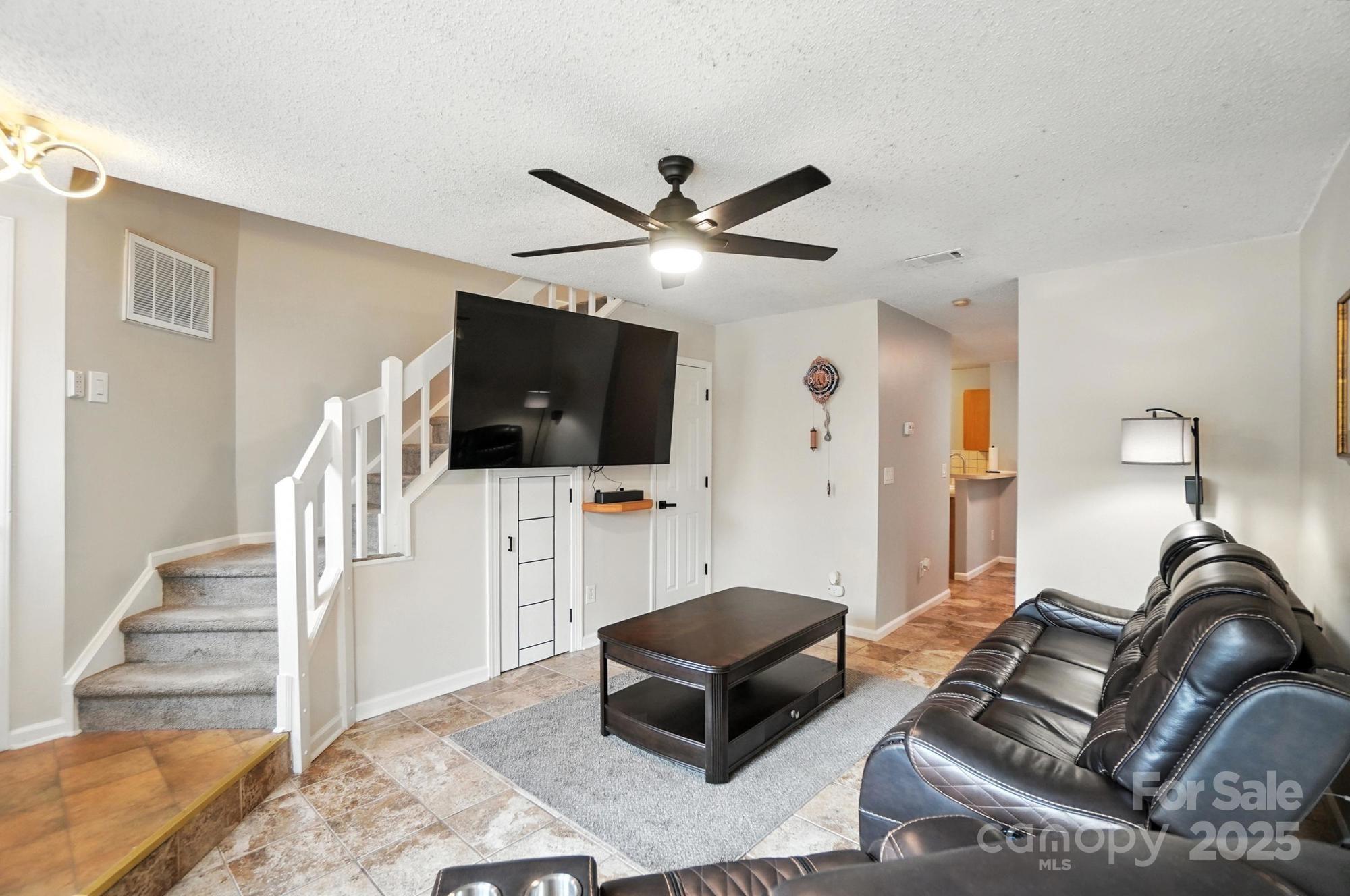 6422 Windsor Gate Lane